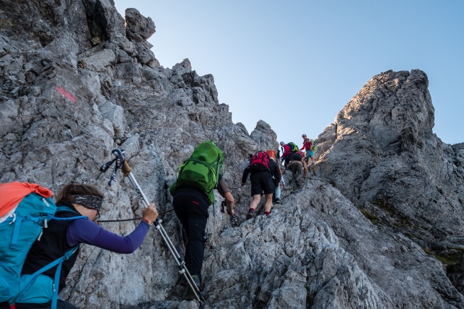 Day 3: This route is famous enough that you start every day with a group of people, spread out over the course of the day, and then meet up again in the hut on the other side.