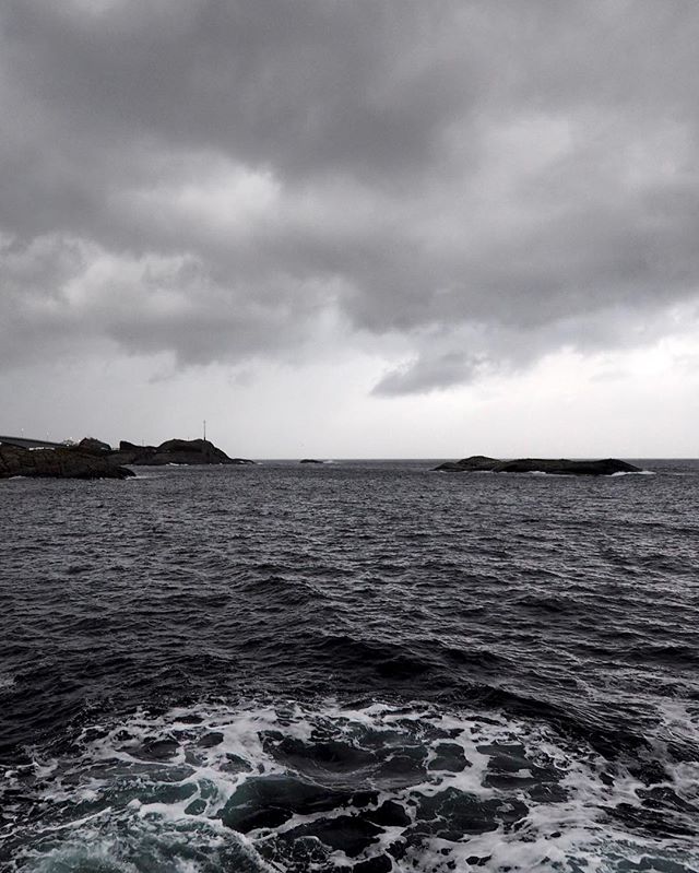 I found peace on the other side of the breakwall today, in the wind and the rain.
•
At fourteen, I would seek out the ocean to breathe the salt air, to sit in the sand, to feel like I was tiny, and grounded, and part of something. It’s crazy to think that at twice the age, that’s still the same. There are remarkably few things that are, but there&rsquo;s something amazing in feeling small, and inconsequential, and safe, for all the turmoil in the waves. 🌊